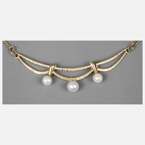 Collier mit Perlen