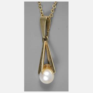 Perlenanhänger an Kette