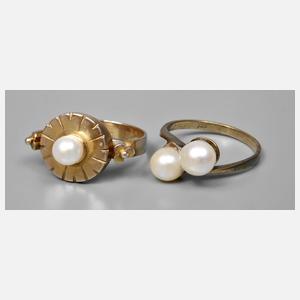 Zwei Damenringe mit Perlen