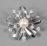 Brosche mit Brillanten und Perle
