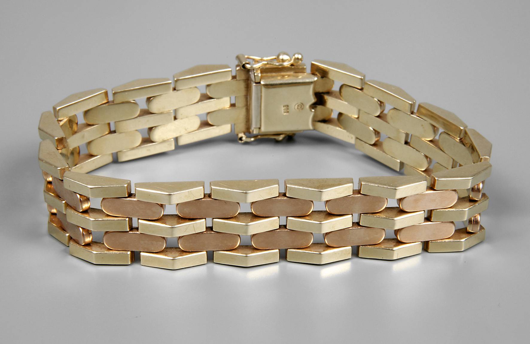 Breites Schmuckarmband