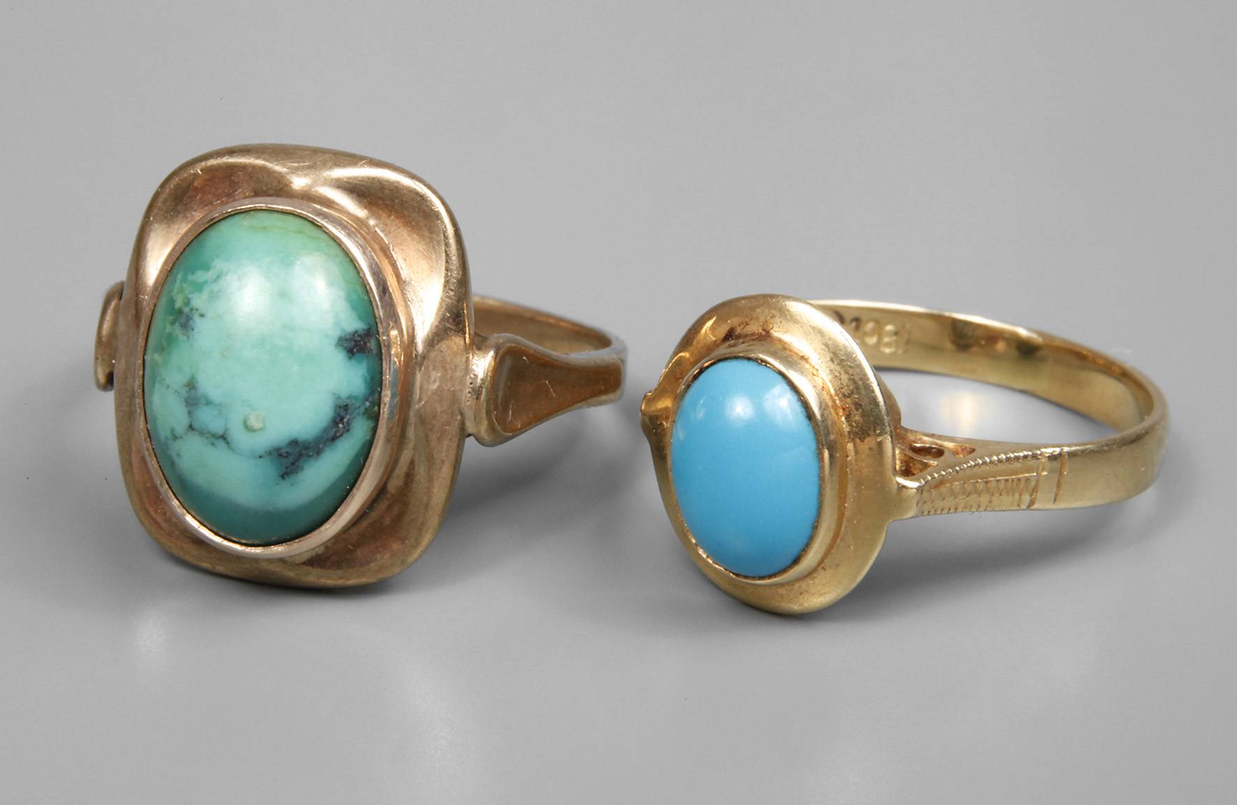 Zwei Damenringe mit Türkisen