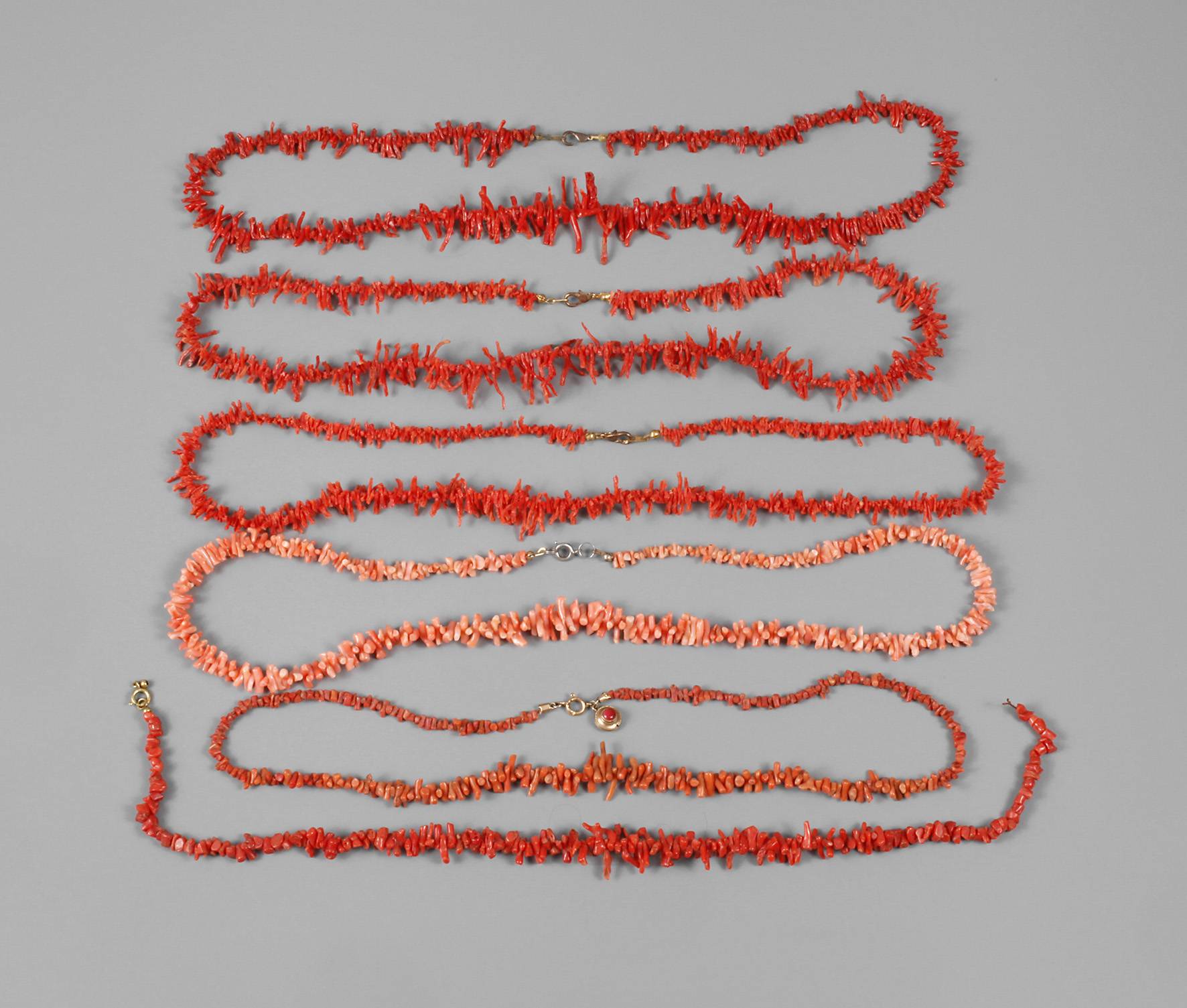 Konvolut Korallencolliers
