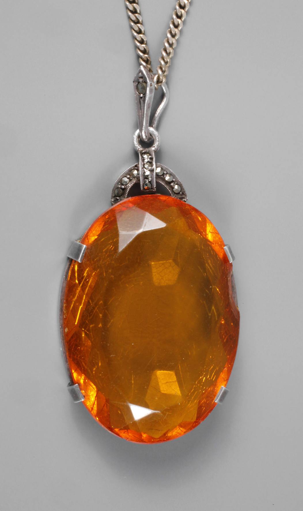 Bernsteinanhänger mit Markasit