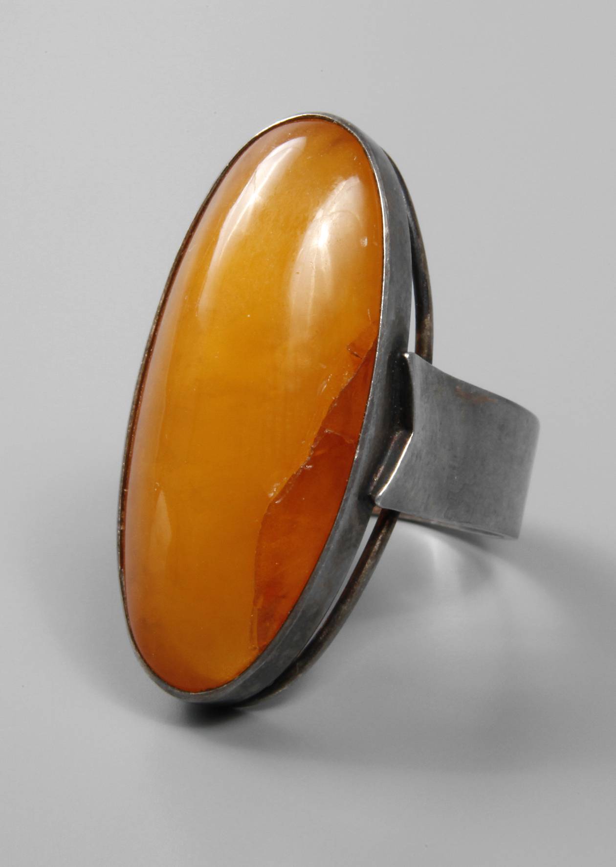 Damenring mit Bernstein