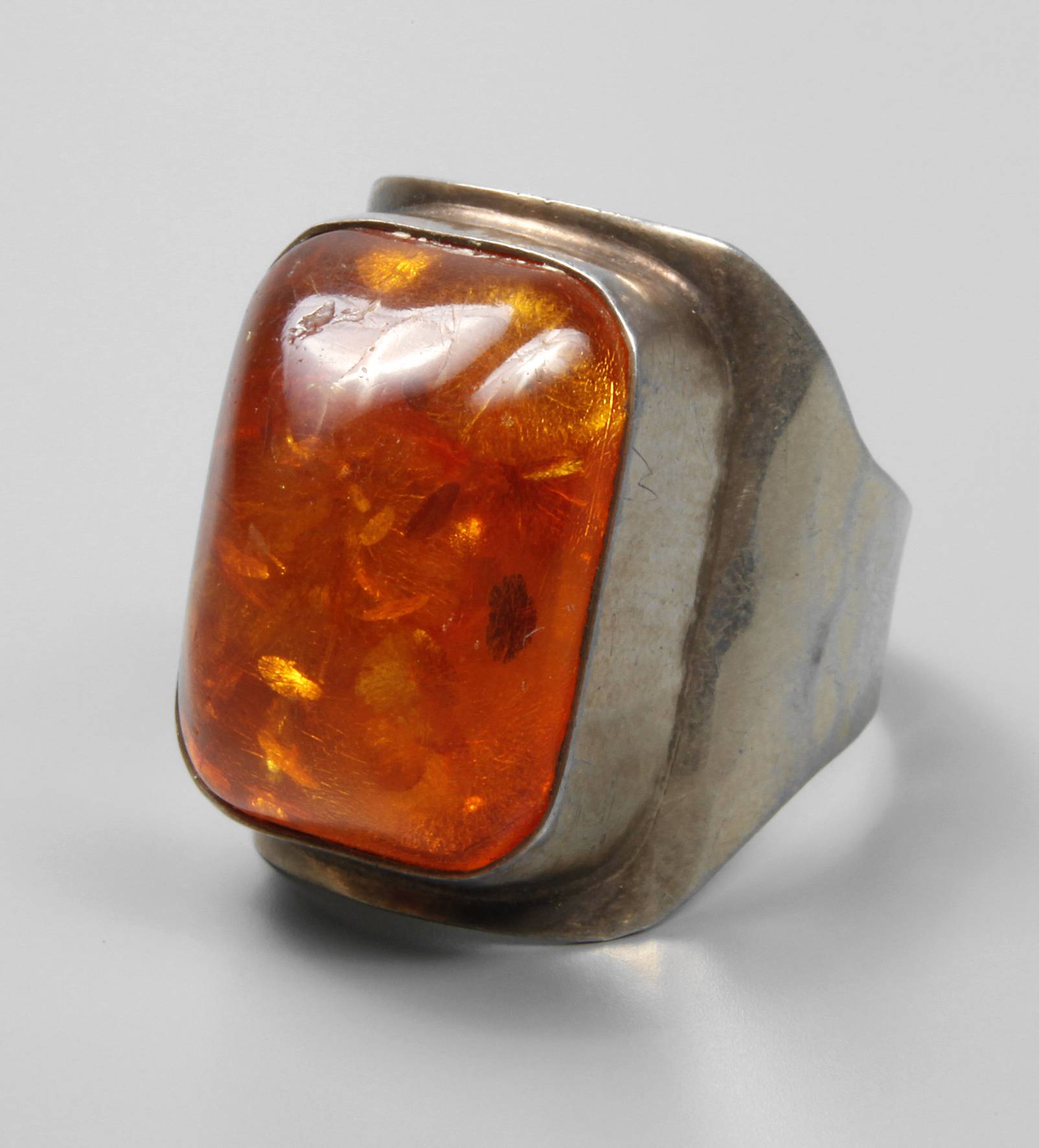 Silberring mit Bernstein