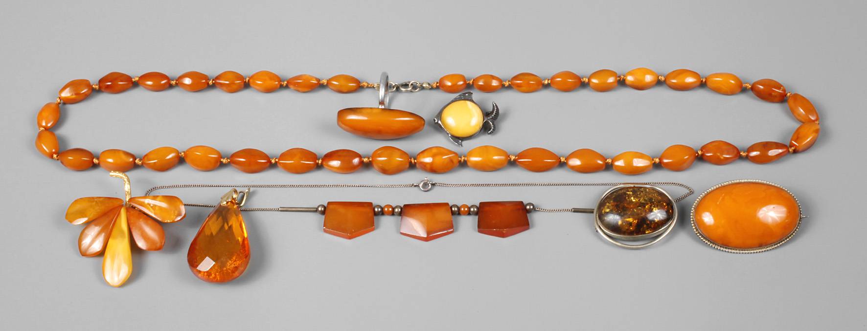 Konvolut Bernsteinschmuck