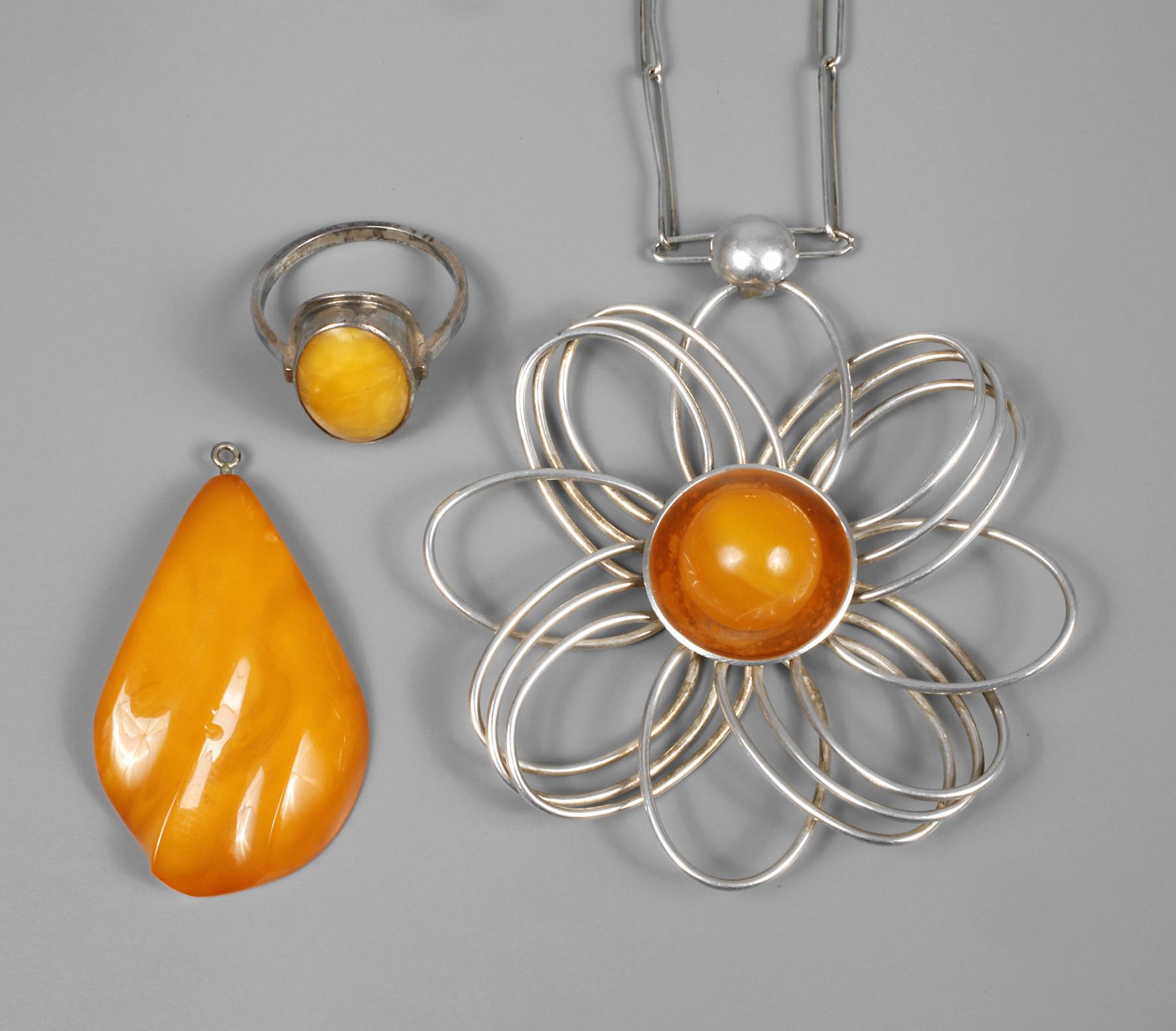 Konvolut Bernsteinschmuck