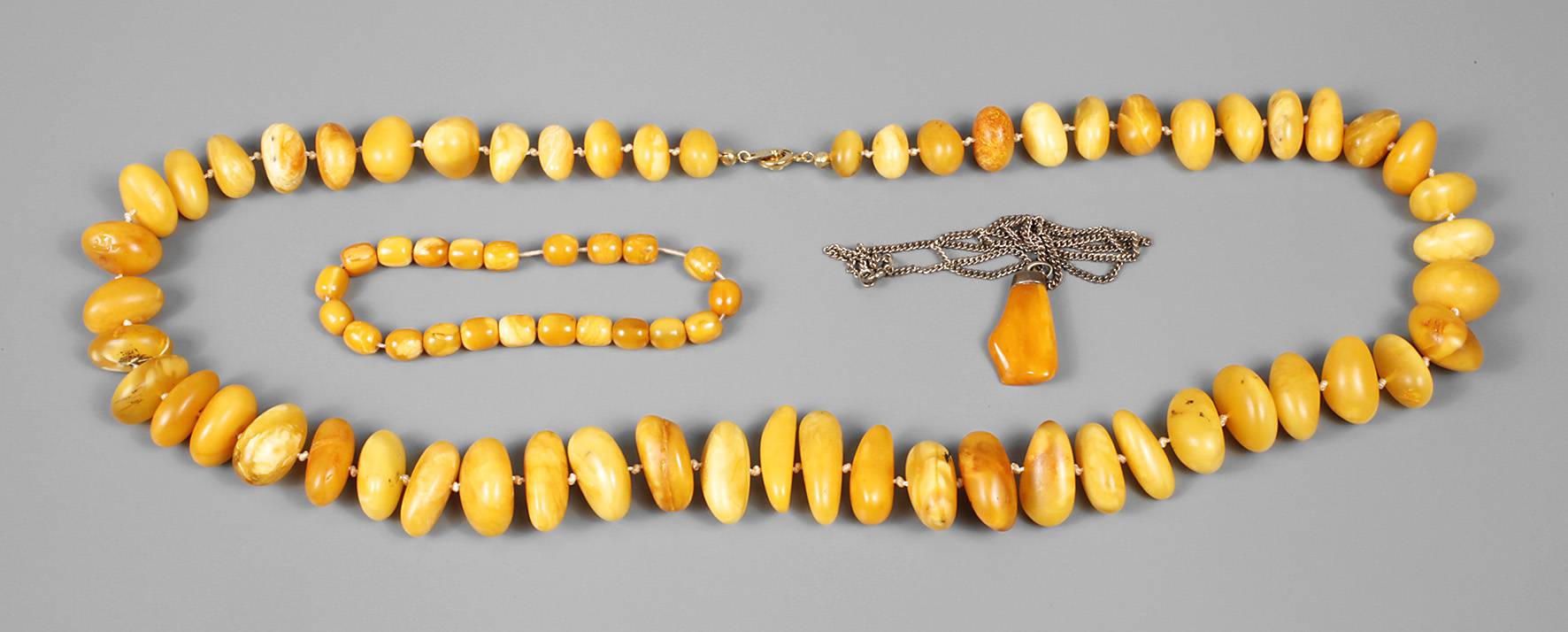 Konvolut Bernsteinschmuck Butterscotch