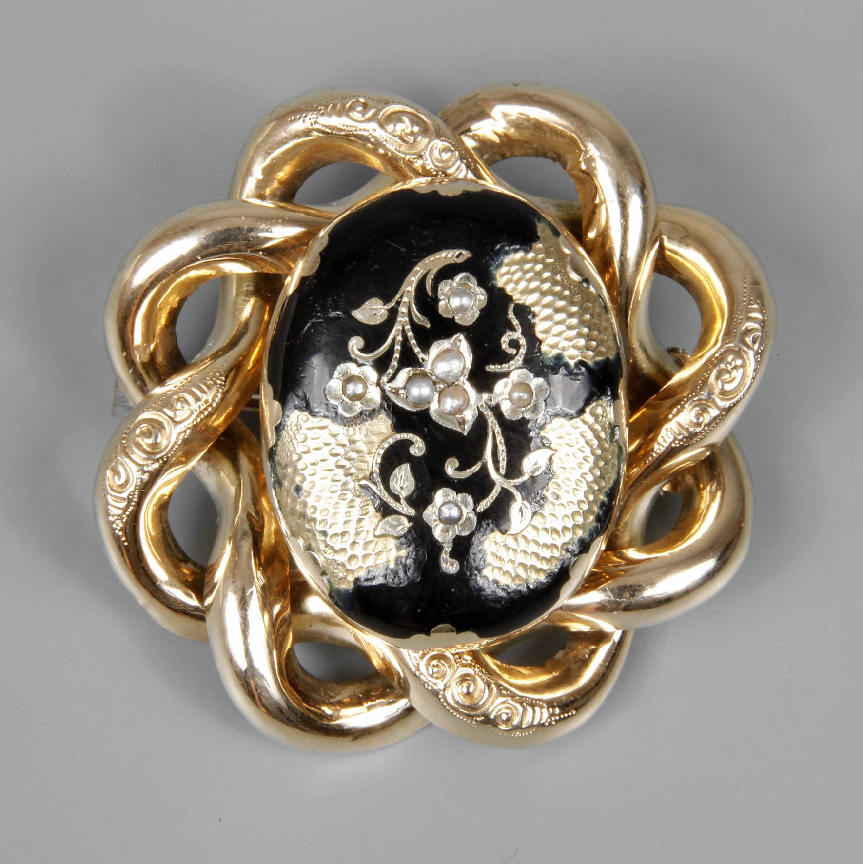 Biedermeierbrosche mit Saatperlen
