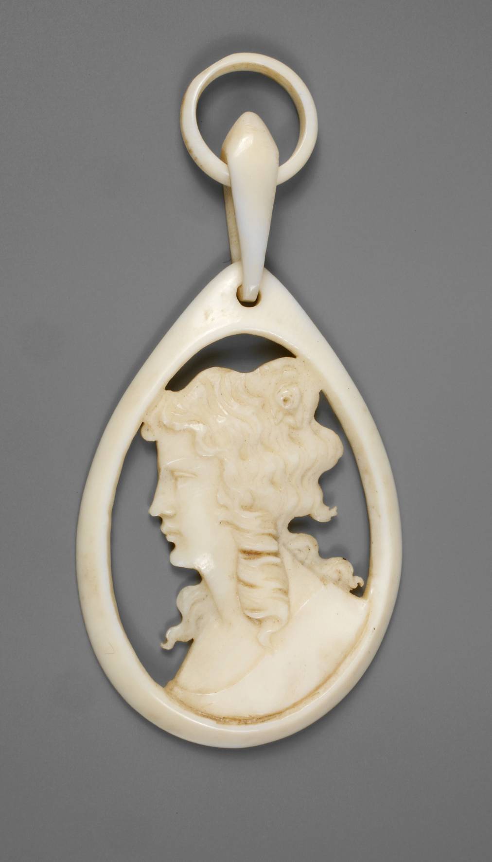 Feiner Anhänger Elfenbein