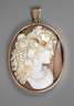 Anhänger mit Muschelkamee