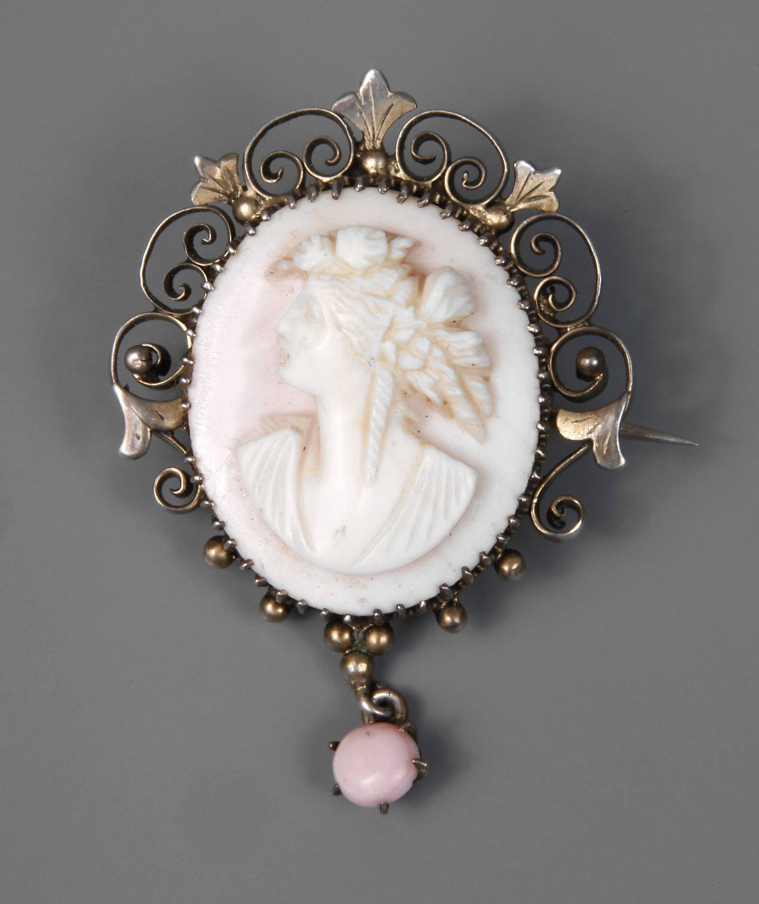 Brosche mit Kamee