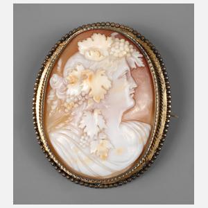 Brosche mit Muschelkamee