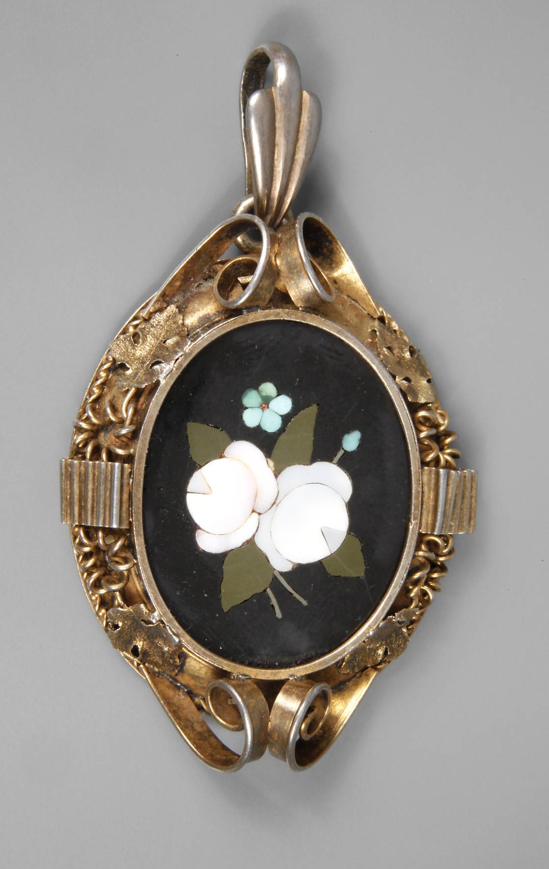 Historismus Medaillon mit Pietra Dura-Einlage