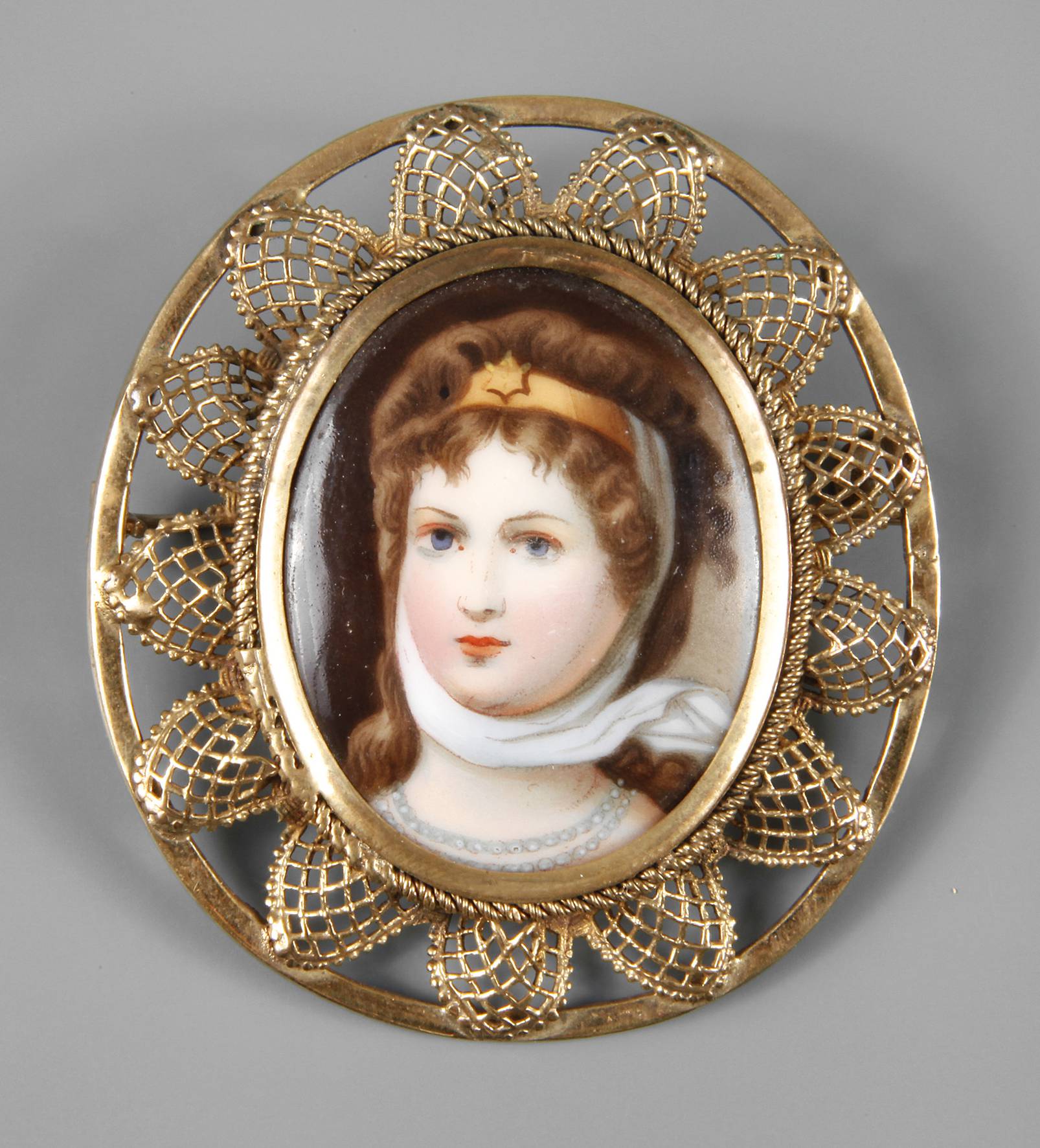 Brosche mit Porzellanmalerei