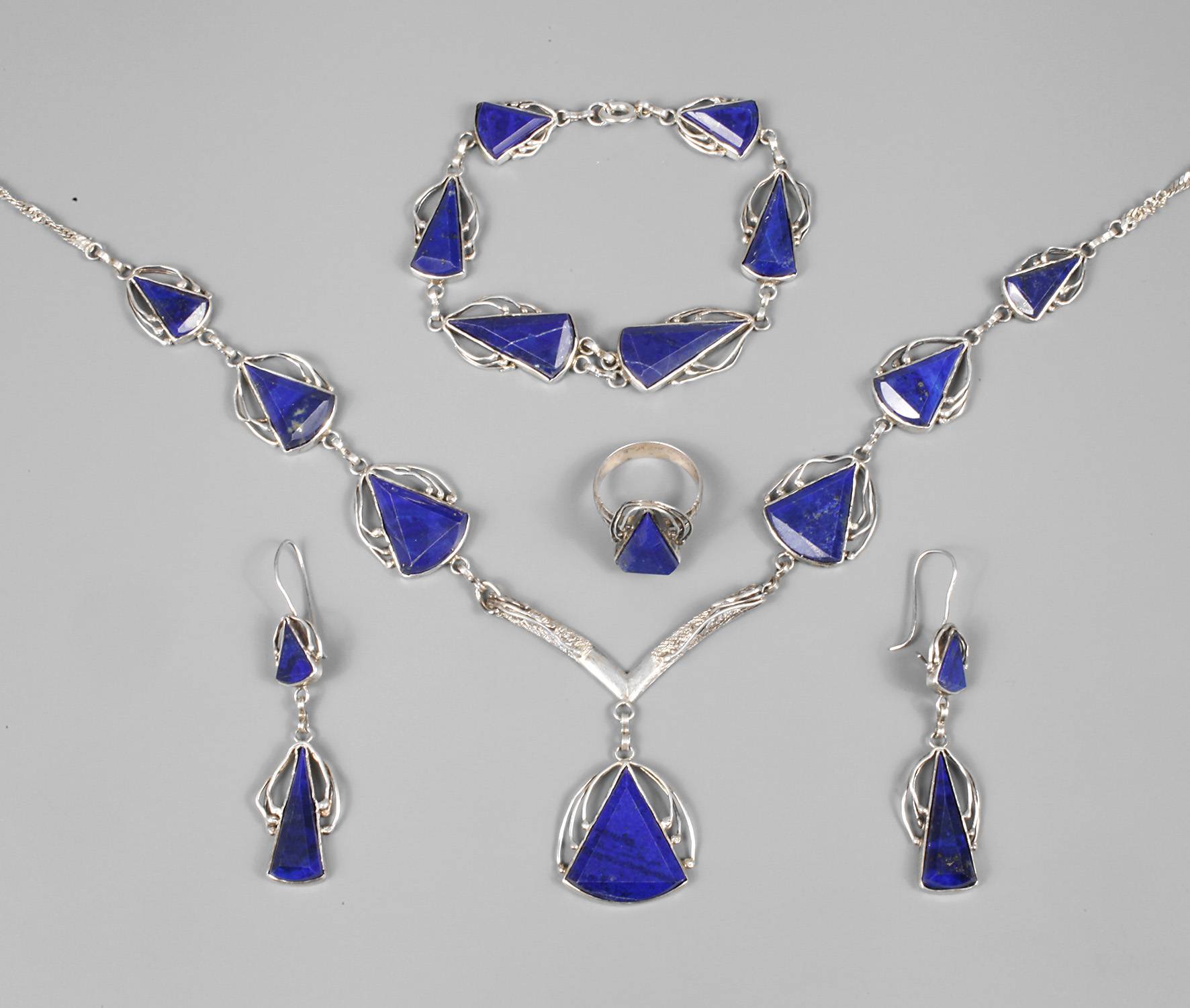 Schmuckset mit Lapislazuli