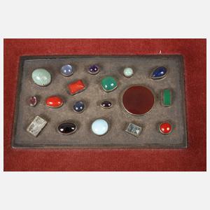 Schmuckkassette mit Steinbesatz