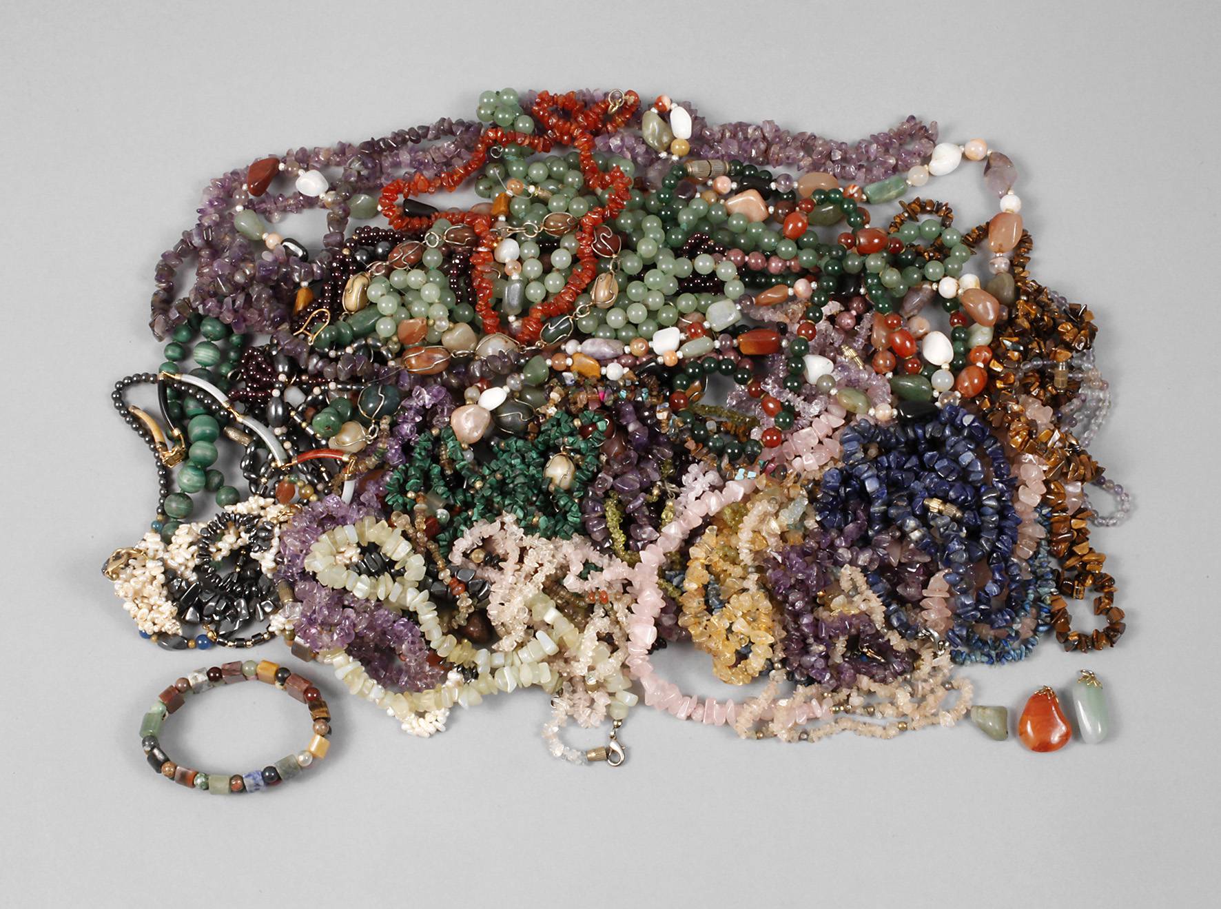 Große Sammlung Steinketten