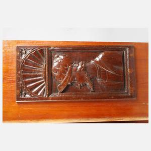 Vier geschnitzte Füllungen