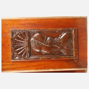 Vier geschnitzte Füllungen