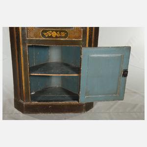 Eckschrank mit Chinoiserien