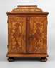 Kleiner Kabinettschrank Barock