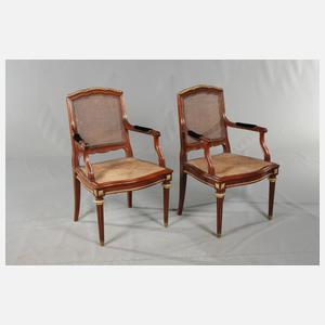 Klassizistischer Esstisch und sechs Stühle