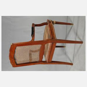 Klassizistischer Esstisch und sechs Stühle