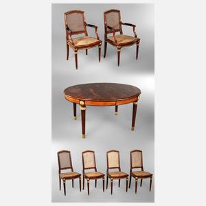 Klassizistischer Esstisch und sechs Stühle