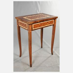 Intarsierter Beistelltisch
