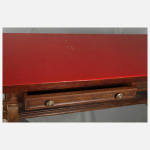 Großer Schreibtisch