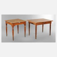 Zwei alte Kneipentische111