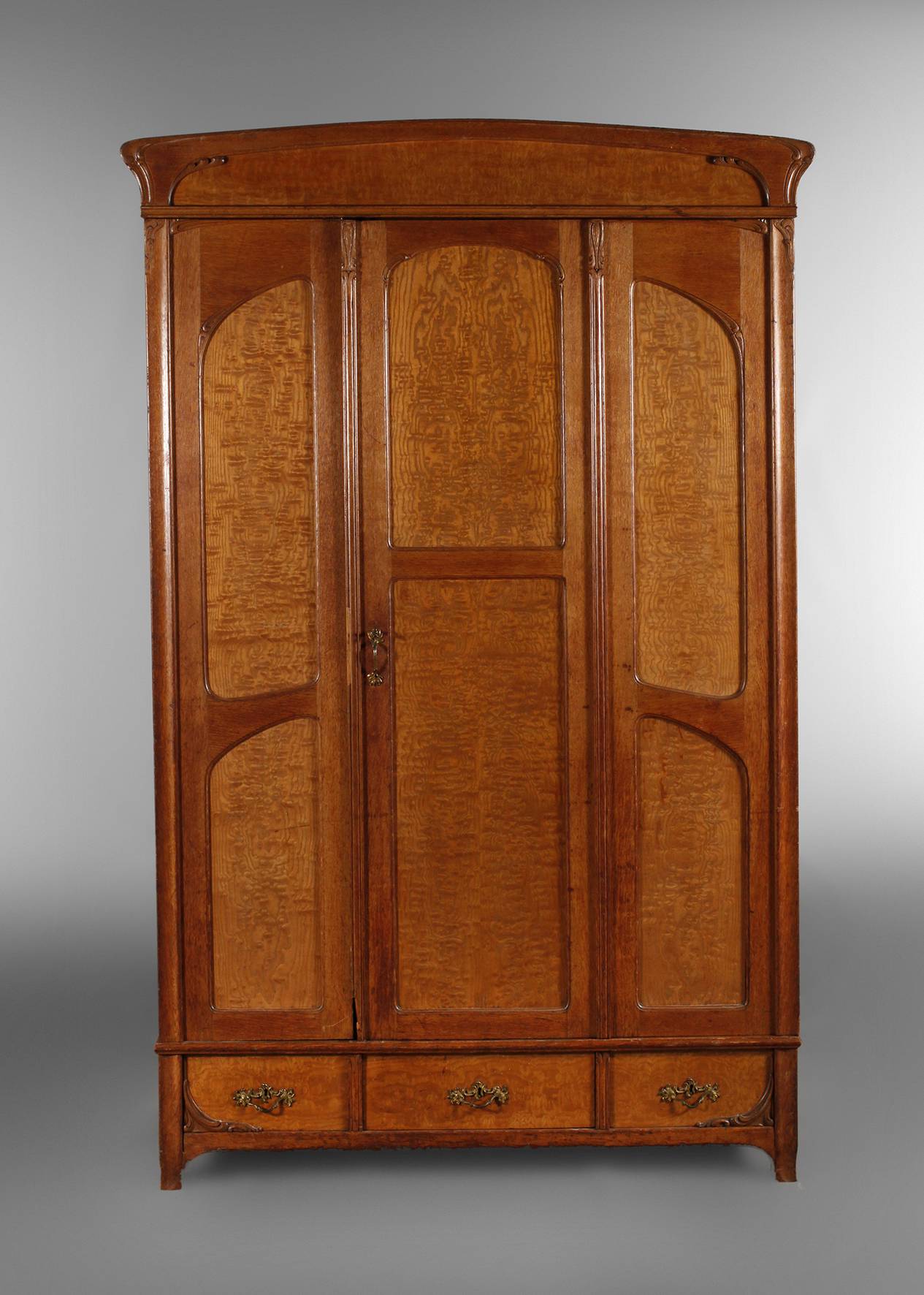 Kleiderschrank Jugendstil