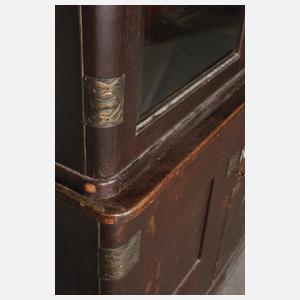 Zwei Bibliotheksschränke