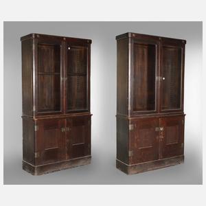 Zwei Bibliotheksschränke
