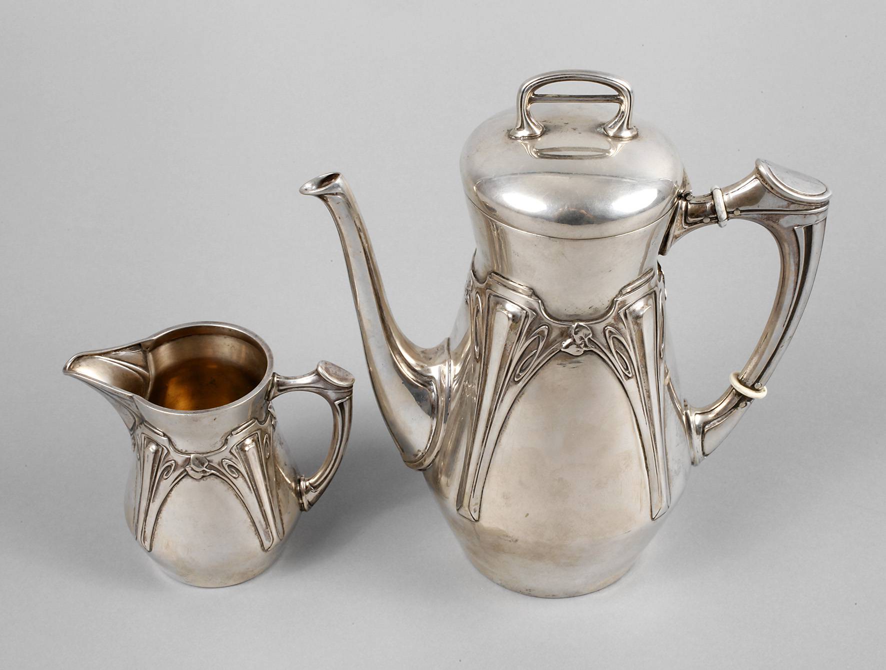 Silber Kaffeekanne und Sahnekännchen Jugendstil