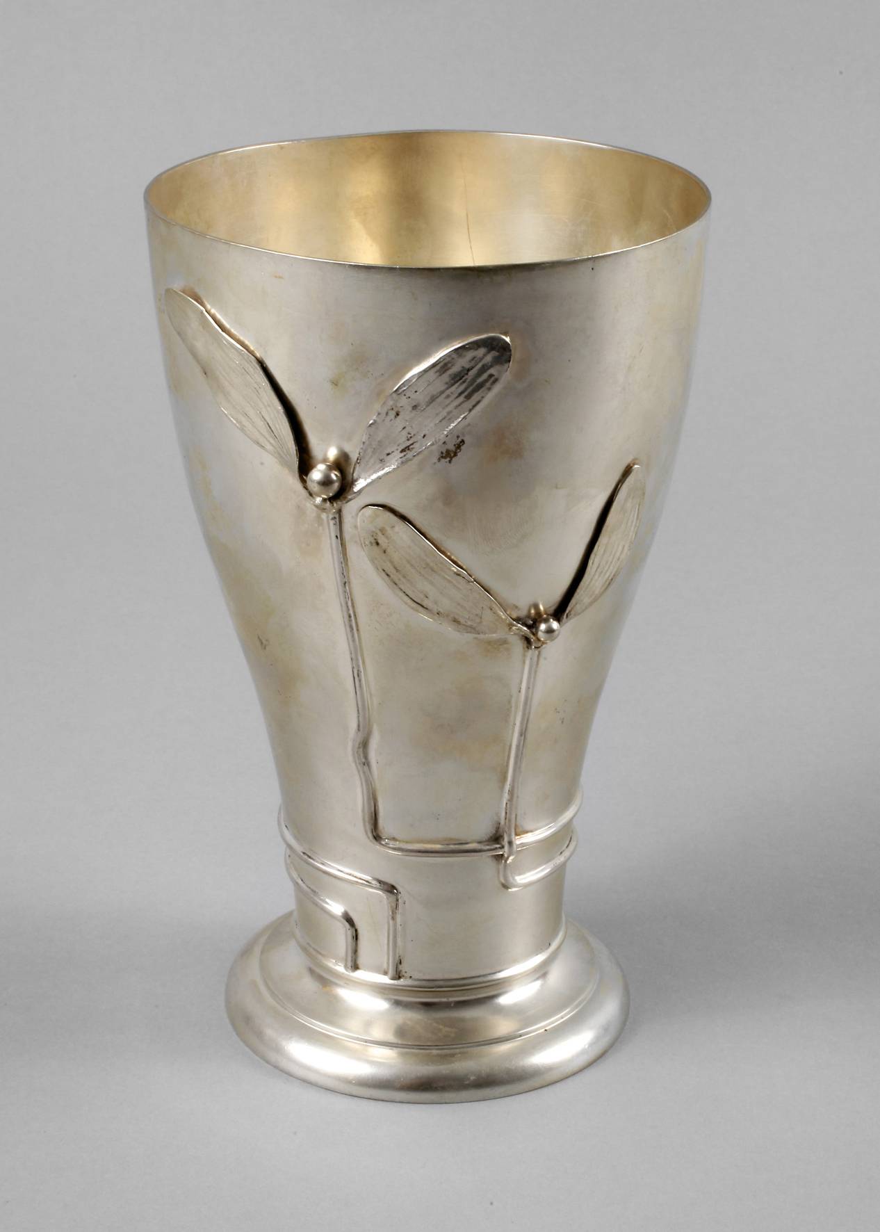 Silbervase Misteldekor