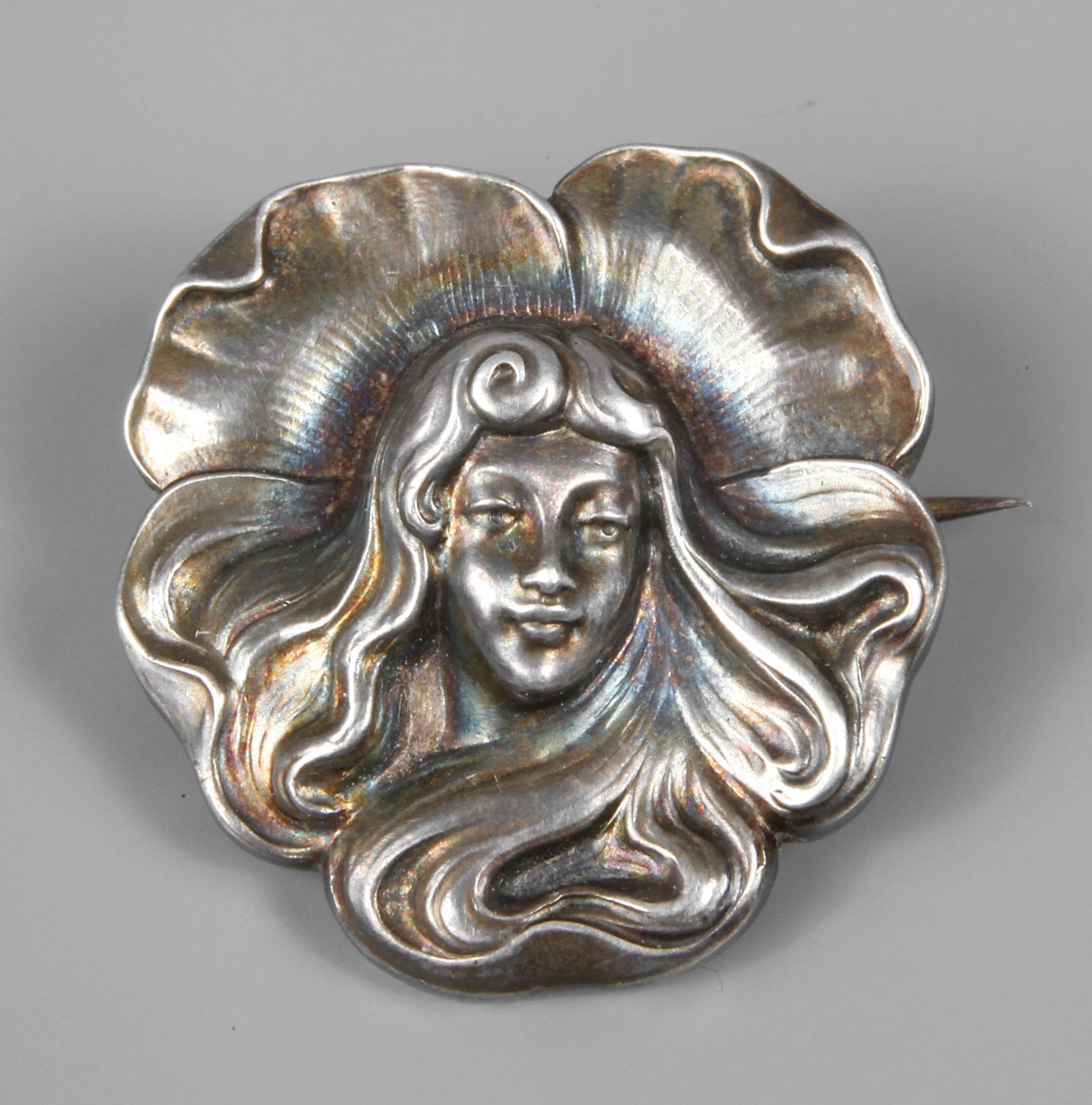 Jugendstilbrosche