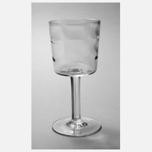 Großes Trinkglas mit eckigem Stiel