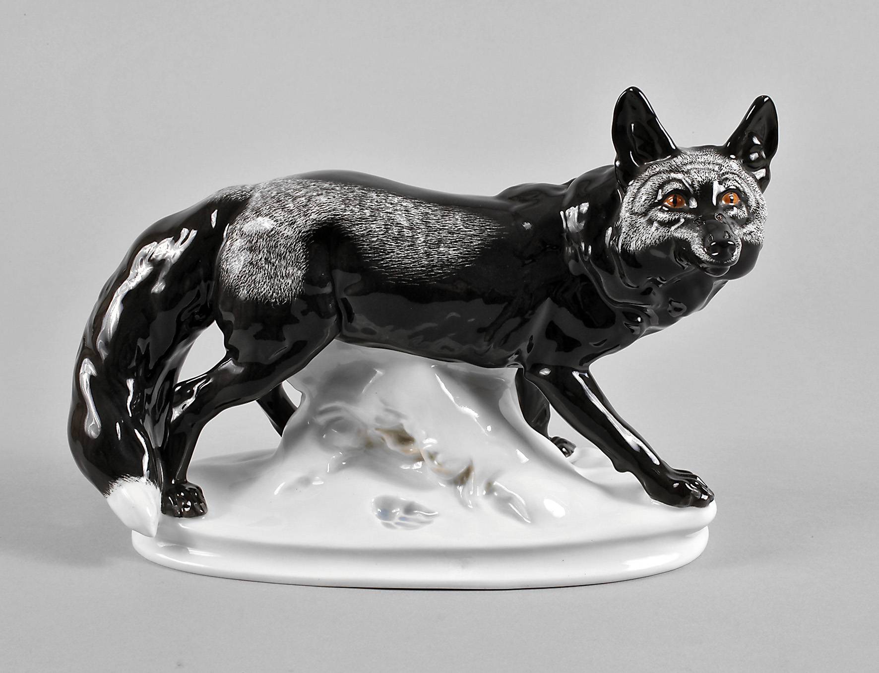 Meissen ”Silberfuchs, stehend”