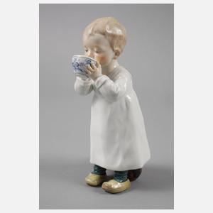 Meissen ”Kind, aus einer Tasse trinkend”
