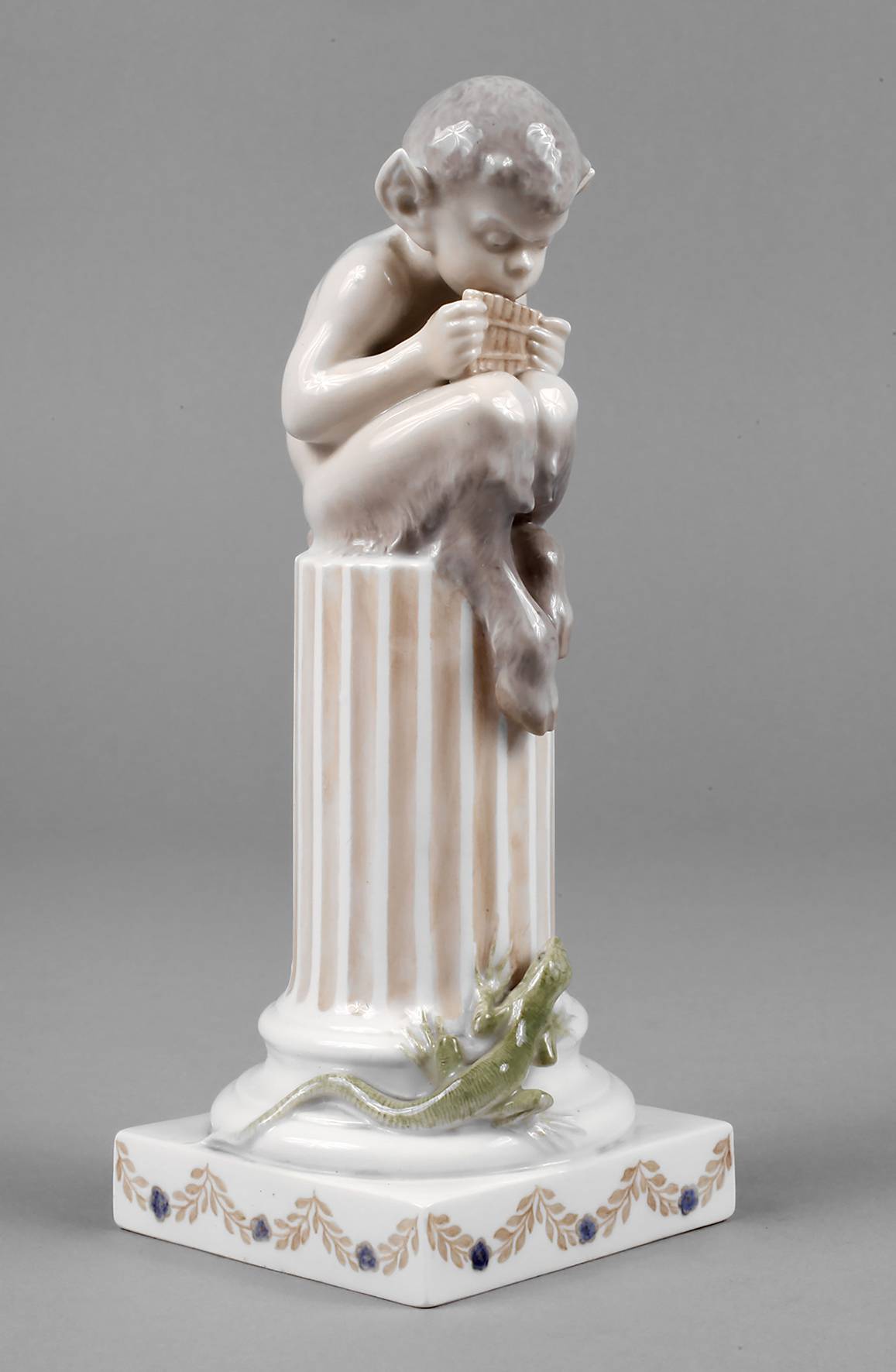 Royal Copenhagen ”Faun mit Panflöte und Echse”