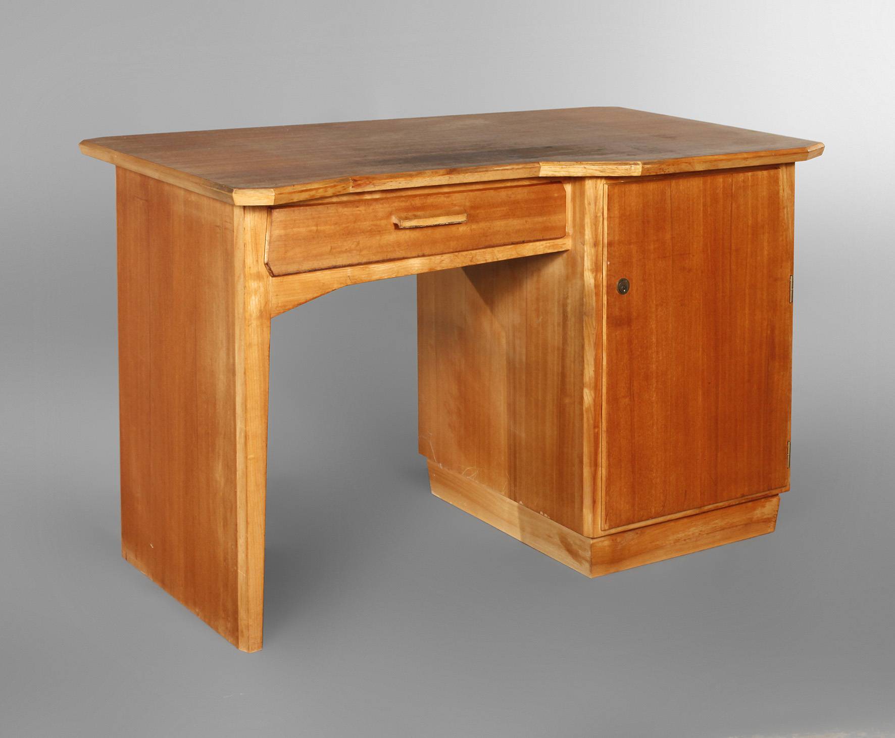 Anthroposophischer Schreibtisch