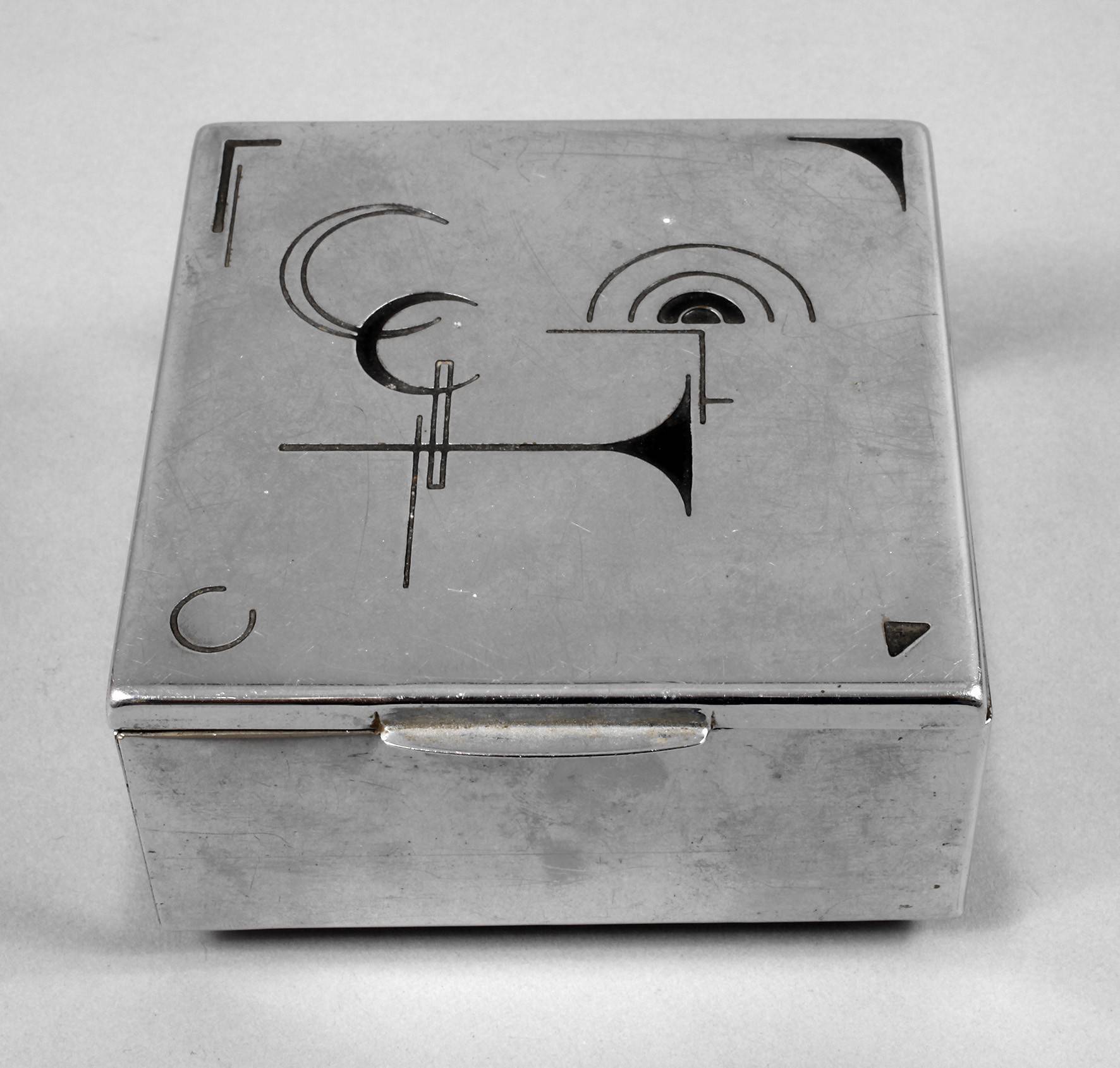 Zigarettendose Bauhausdekor