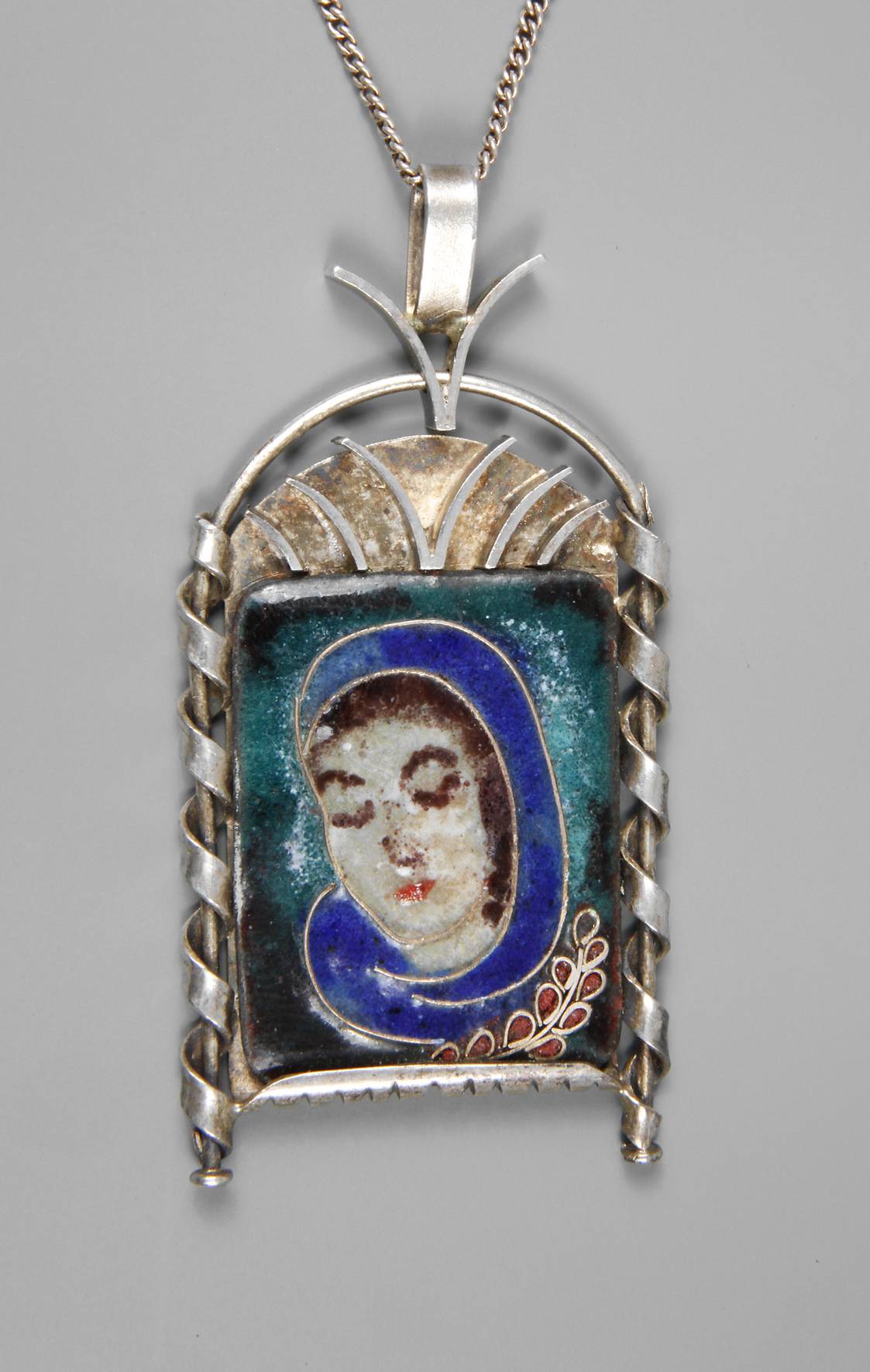 Emailanhänger an Kette