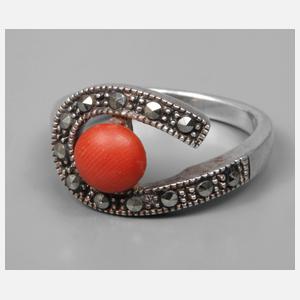Damenring Art déco mit Koralle