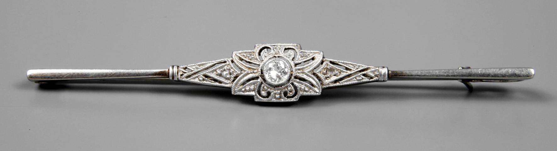 Brosche mit Brillant