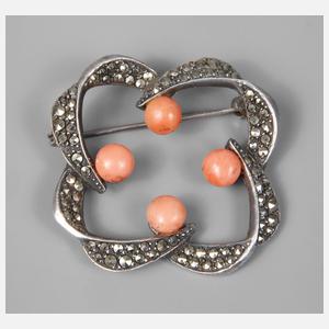 Brosche mit Korallen und Markasiten