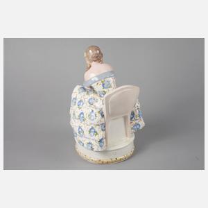 Goldscheider Wien ”Tänzerin beim Schuhe schnüren”